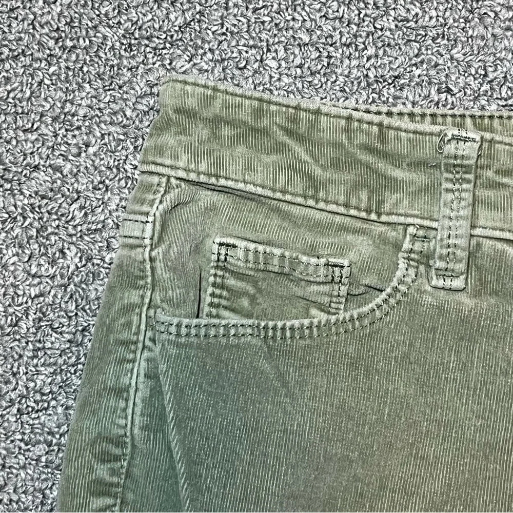 Universal Thread High Rise Skinny Corduroy Pants Womens Size 6 Green Button Fly